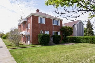 24750 Lakeshore Blvd in Euclid, OH - Building Photo