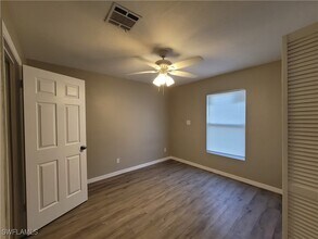5453 Avenue E in Bokeelia, FL - Foto de edificio - Building Photo