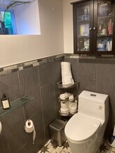 425 Undercliff Ave, Unit Studio basement in Edgewater, NJ - Building Photo - Building Photo