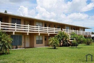 2980 NW 43 Terrace in Lauderdale Lakes, FL - Building Photo