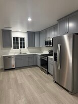 983 Cottonwood Ct in Corona, CA - Building Photo