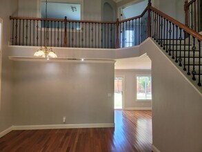 2518 Burnaby Way in Sacramento, CA - Building Photo - Building Photo