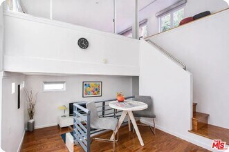 8661 Clifton Wy in Beverly Hills, CA - Building Photo - Building Photo