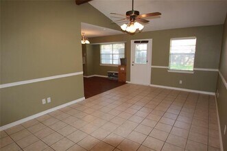 3313 Meadowlark Ln in Denton, TX - Building Photo - Building Photo