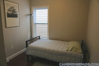 10 Bristol St, Unit 3 in Cambridge, MA - Building Photo - Building Photo