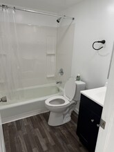 750 E Michigan Ave in Battle Creek, MI - Foto de edificio - Building Photo