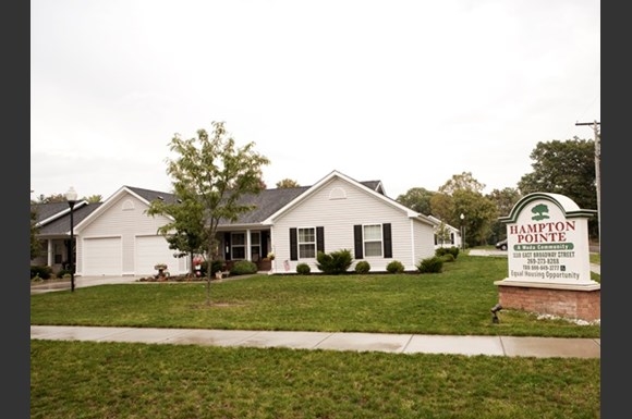 Hampton Pointe in Three Rivers, MI - Building Photo