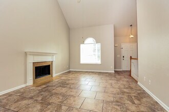 1104 Harmony Ln in La Vergne, TN - Foto de edificio - Building Photo