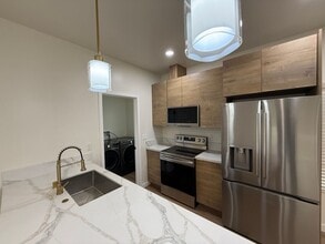 5418-5420 Baja Dr in San Diego, CA - Building Photo - Building Photo