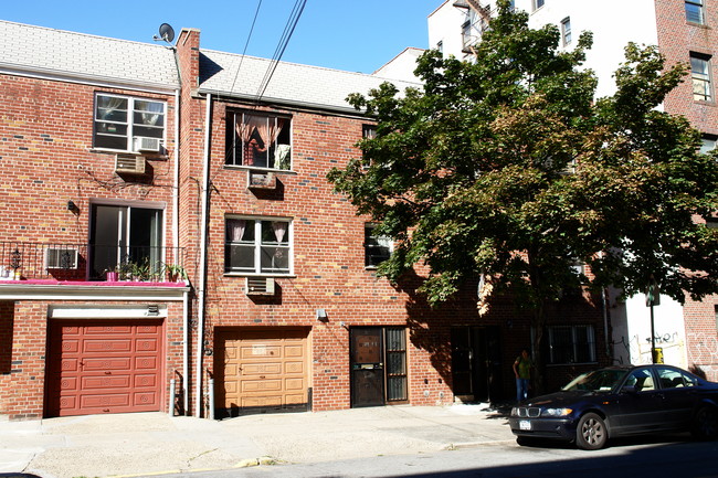 4116-4118 Parsons Blvd in Flushing, NY - Building Photo - Building Photo