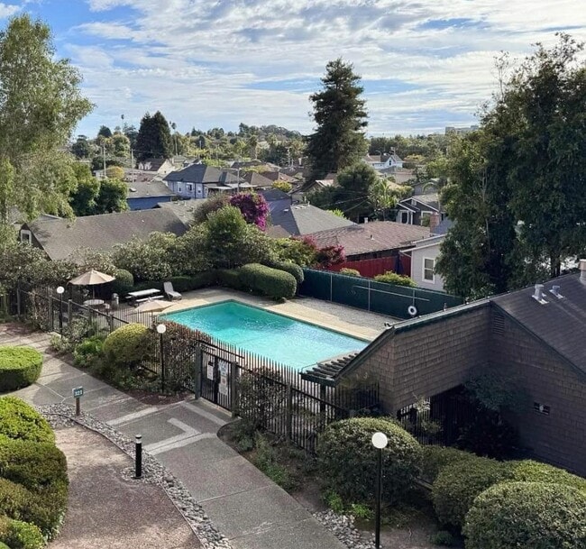 320 Soquel Ave in Santa Cruz, CA - Building Photo - Building Photo