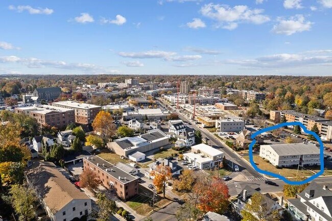 48 Llanfair Rd, Unit #7 in Ardmore, PA - Building Photo - Building Photo