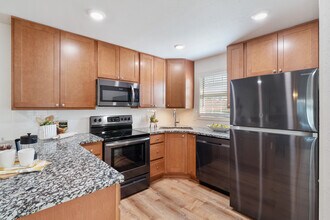 Woodchase Apartments in Chesterfield, MO - Foto de edificio - Building Photo
