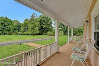 4 Ivy Pl in Ocean Township, NJ - Building Photo - Building Photo