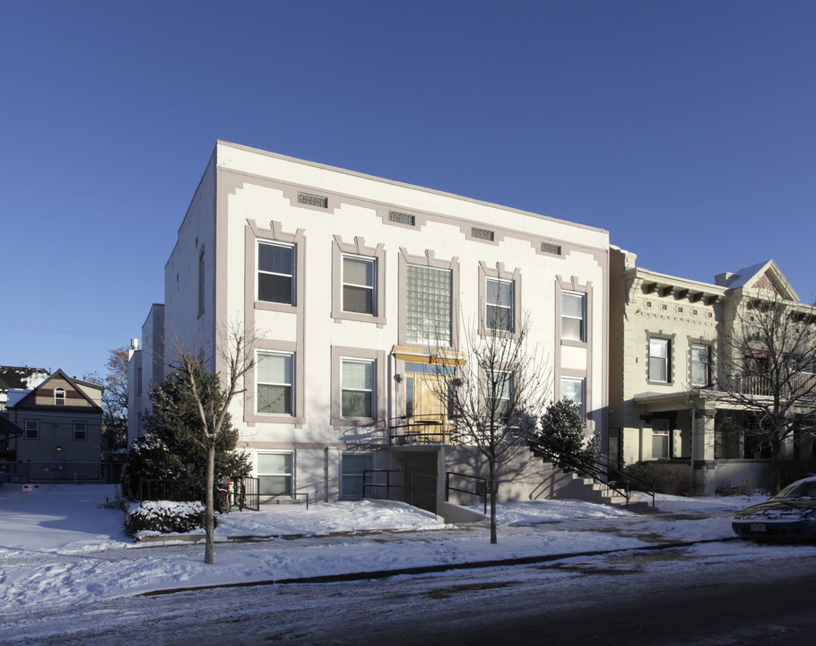 The Pearl in Denver, CO - Building Photo