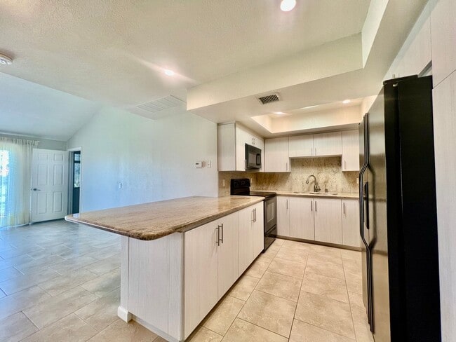 44280 E Sundown Crest Dr in La Quinta, CA - Building Photo - Building Photo