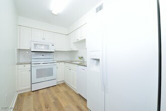 800 S Golf Dr in Naples, FL - Building Photo - Building Photo