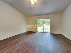 11127 Lauren Oak Ln in Jacksonville, FL - Foto de edificio - Building Photo