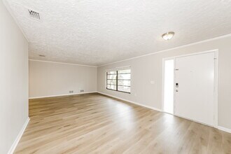 4760 Greencroft Rd in Sarasota, FL - Building Photo - Building Photo