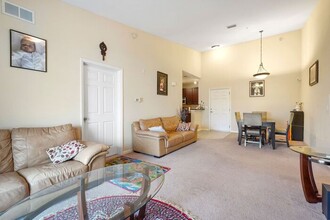 4998 Key Lime Dr-Unit -UNIT 301 in Jacksonville, FL - Building Photo - Building Photo