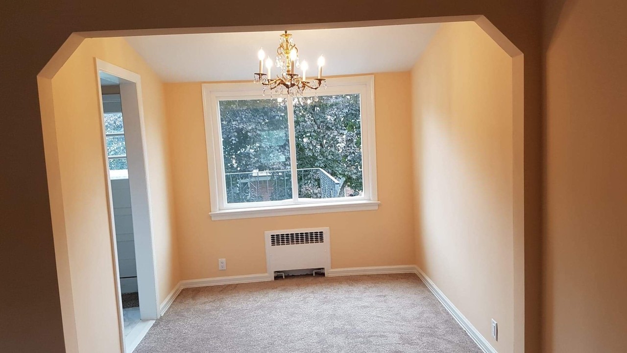 211 E Maujer St in Valley Stream, NY - Foto de edificio