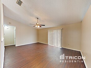 3132 Mandeville St in Deltona, FL - Building Photo - Building Photo