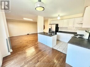 24 Holmwood St in Richmond Hill, ON - Building Photo - Building Photo