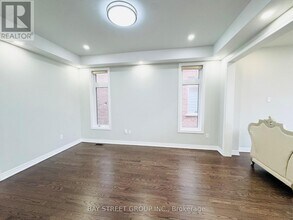 363 Silk Twist Dr in East Gwillimbury, ON - Building Photo - Building Photo
