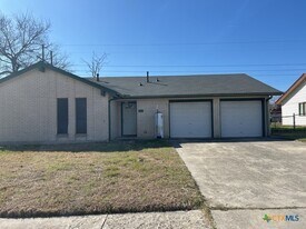 1202 Alta Mira Dr in Killeen, TX - Building Photo