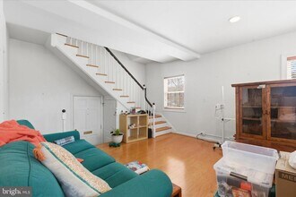 3260 Gunston Rd in Alexandria, VA - Foto de edificio - Building Photo