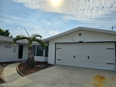 4443 N Pacific Cir in North Fort Myers, FL - Foto de edificio - Building Photo