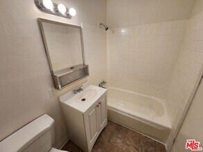 534 W 47th St in Los Angeles, CA - Building Photo - Building Photo