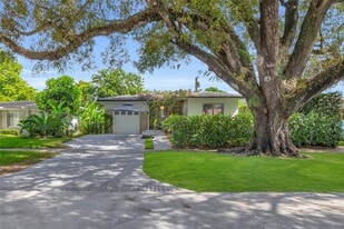 415 Velarde Ave in Coral Gables, FL - Building Photo