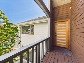 3325 Brunell Dr in Oakland, CA - Building Photo