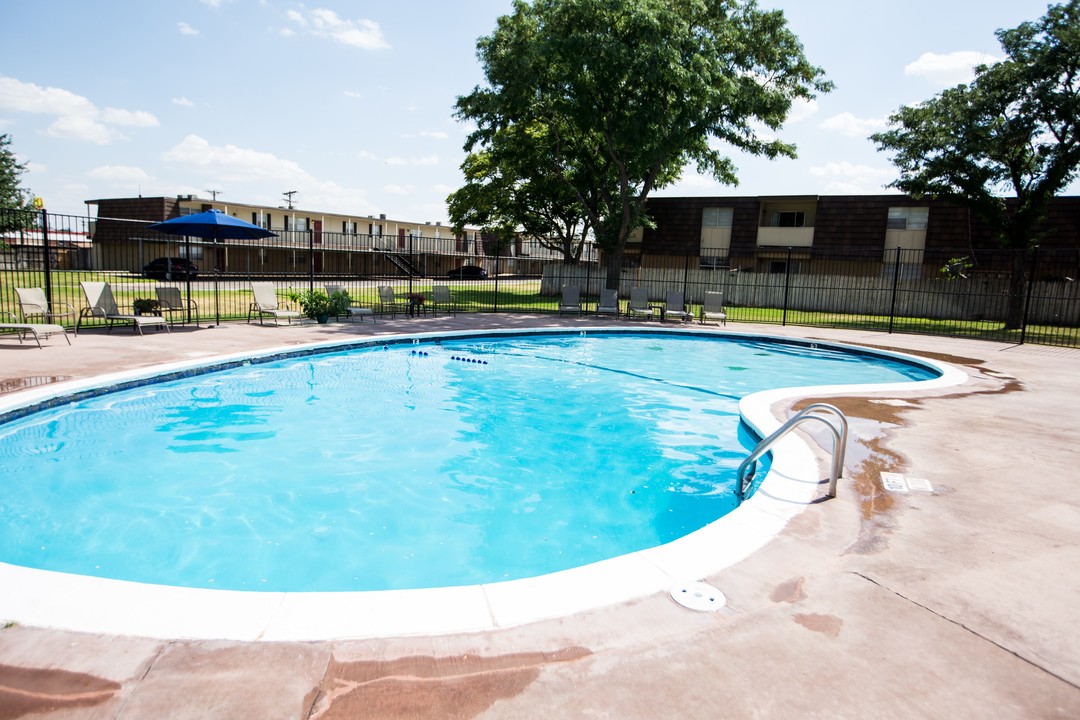 Ridgecrest Apartments in Amarillo, TX - Building Photo