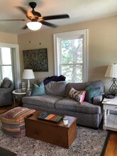 16 Main St, Unit 2 in Easthampton, MA - Foto de edificio - Building Photo