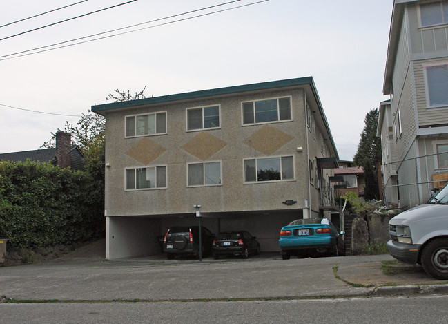 8411 Linden Ave N in Seattle, WA - Building Photo - Building Photo