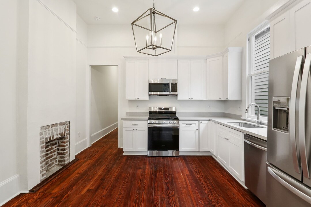 4437 Annunciation St in New Orleans, LA - Foto de edificio