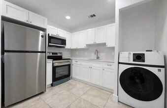 734 Neil Rd in West Palm Beach, FL - Building Photo - Building Photo