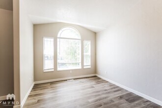 1340 N 3850 W in West Point, UT - Foto de edificio - Building Photo