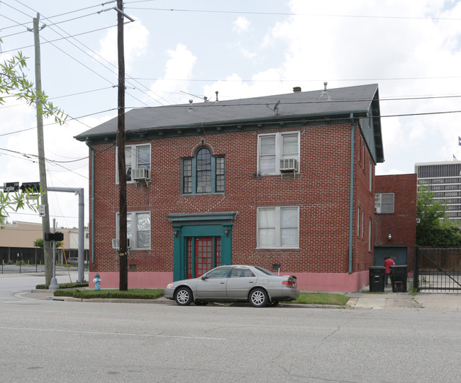 3120 Caroline St in Houston, TX - Foto de edificio - Building Photo