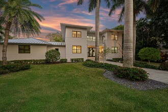 107 Abbie Ct in Sewalls Point, FL - Foto de edificio - Building Photo