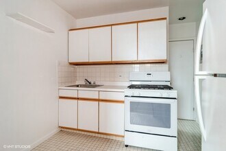 1555 N Milwaukee Ave in Chicago, IL - Building Photo - Building Photo