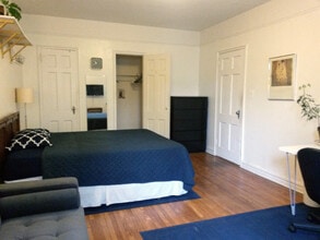 135 Hawthorne St, Unit 2J in Brooklyn, NY - Building Photo - Building Photo