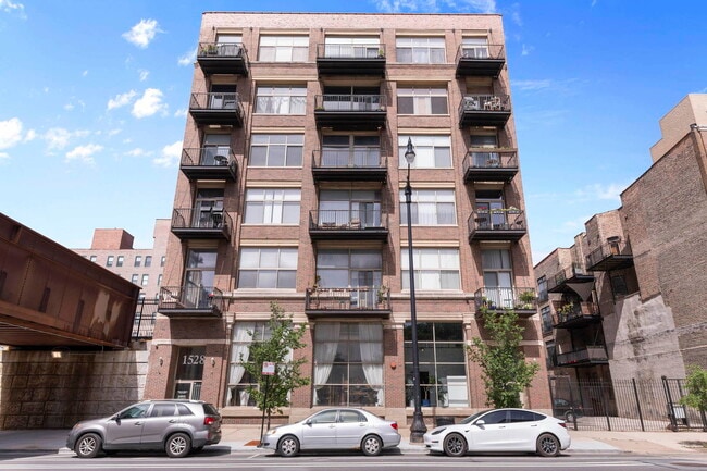 property at 1528 S Wabash Ave