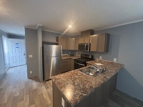 57 Third St. Unit 57 in Dearborn Heights, MI - Building Photo - Building Photo