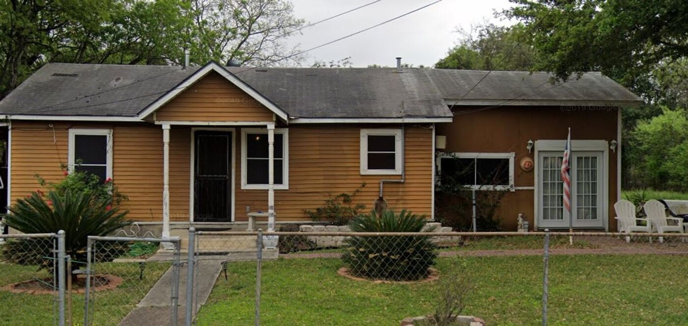 231 Ferris Ave in San Antonio, TX - Foto de edificio