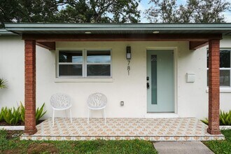 781 40th Ave NE in St. Petersburg, FL - Building Photo - Building Photo