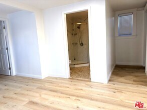 2631-2631 1/2 W 17th St in Los Angeles, CA - Building Photo - Building Photo