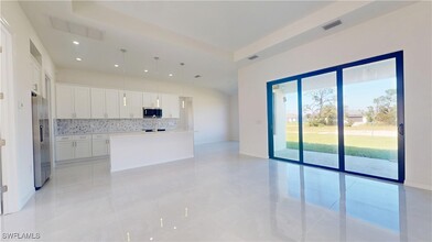 2425 NW 24th St in Cape Coral, FL - Building Photo - Building Photo